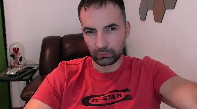 Snapshot of Leo_1617 chatting on 12/04/24, 10:30 Leo 1617 online show from 12/04/24, 10:30
