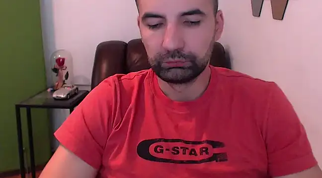 Snapshot of Leo_1617 chatting on 12/06/24, 02:38 Leo 1617 online show from 12/06/24, 02:38