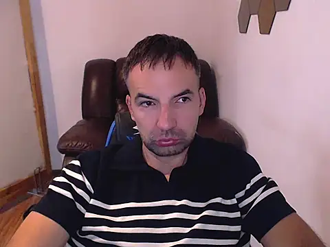 Snapshot of Leo_1617 chatting on 09/14/25, 05:06 Leo 1617 online show from 09/14/25, 05:06