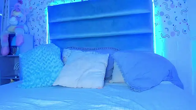 MelodiLovee  online show from 12/13/24, 06:16