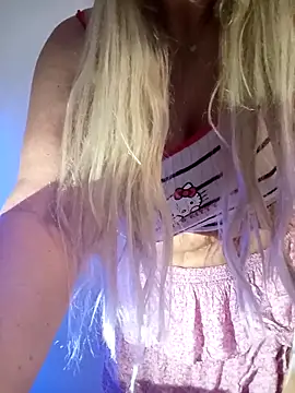 Snapshot of niunia19 chatting on 10/28/25, 08:07 niunia19 online show from 10/28/25, 08:07