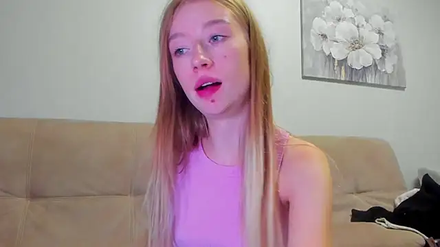 minidivaa  online show from 10/20/25, 07:47