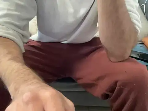 Snapshot of 4small4inchlol chatting on 11/17/25, 10:32 4small4inchlol online show from 11/17/25, 10:32