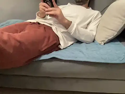 Snapshot of 4small4inchlol chatting on 11/25/25, 10:10 4small4inchlol online show from 11/25/25, 10:10