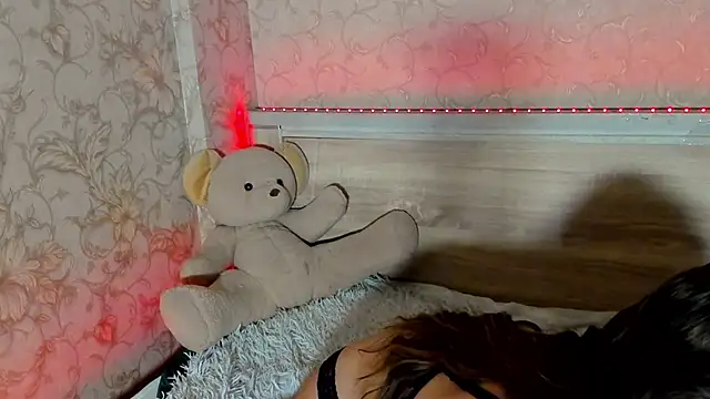 emma77  online show from 11/15/25, 09:11