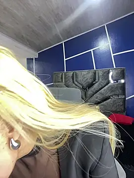 Snapshot of alicev_kitty chatting on 03/12/25, 01:30 alicev kitty online show from 03/12/25, 01:30