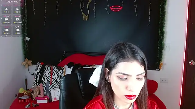 Snapshot of Carolaine69_ chatting on 12/14/24, 01:59 Carolaine69 online show from 12/14/24, 01:59