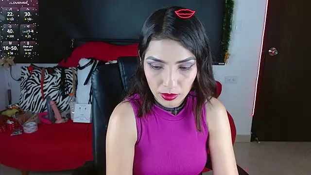 Snapshot of Carolaine69_ chatting on 12/18/24, 02:28 Carolaine69 online show from 12/18/24, 02:28