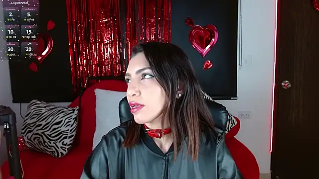 Snapshot of Carolaine69_ chatting on 02/01/25, 02:13 Carolaine69 online show from 02/01/25, 02:13