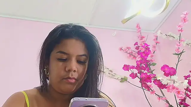 Snapshot of almendraevans chatting on 02/23/25, 06:01 almendraevans online show from 02/23/25, 06:01