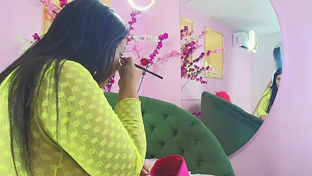 almendraevans online show from 11/14/25, 12:26