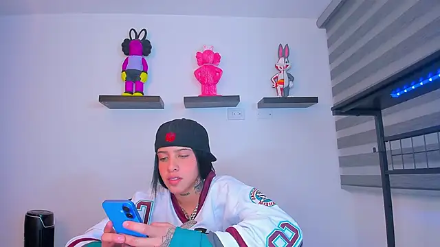 Gangster Girl online show from 10/14/25, 11:16