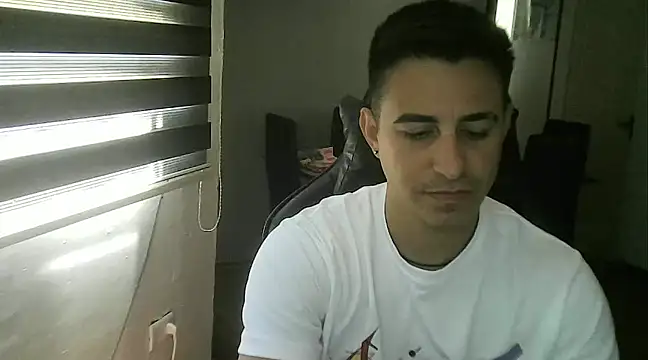 Snapshot of Ghostman89 chatting on 01/15/25, 05:47 Ghostman89 online show from 01/15/25, 05:47