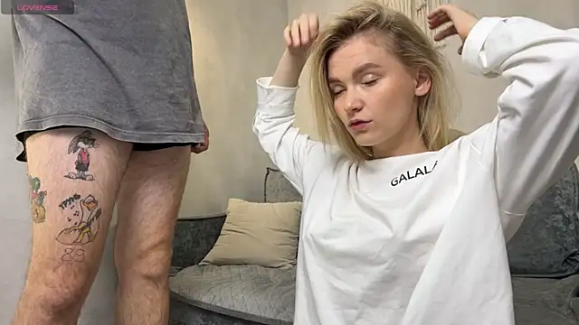 Snapshot of Adelovenick chatting on 10/06/25, 07:28 Adelovenick online show from 10/06/25, 07:28