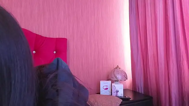 EmiGomez  online show from 11/03/25, 01:01