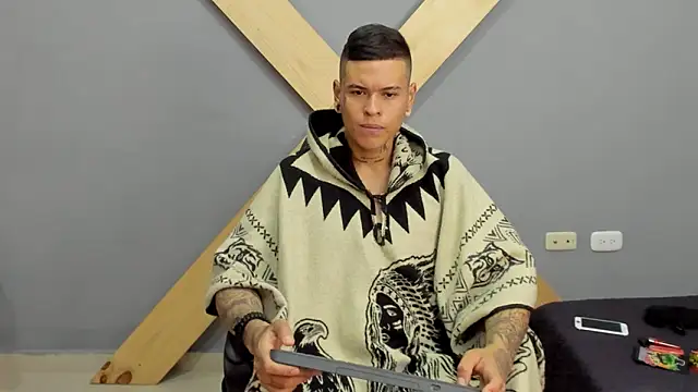 Snapshot of jamesinked_ chatting on 12/19/24, 02:13 jamesinked online show from 12/19/24, 02:13