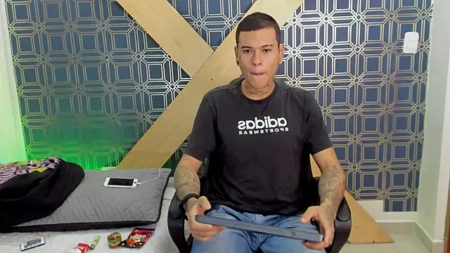 Snapshot of jamesinked_ chatting on 01/08/25, 02:14 jamesinked online show from 01/08/25, 02:14