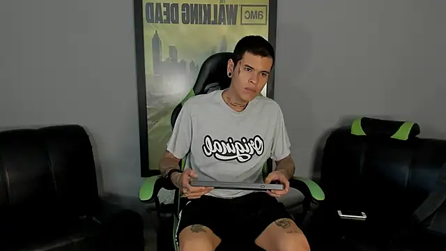 Snapshot of jamesinked_ chatting on 01/30/25, 04:24 jamesinked online show from 01/30/25, 04:24