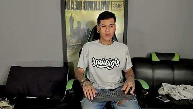 Snapshot of jamesinked_ chatting on 03/21/25, 04:18 jamesinked online show from 03/21/25, 04:18