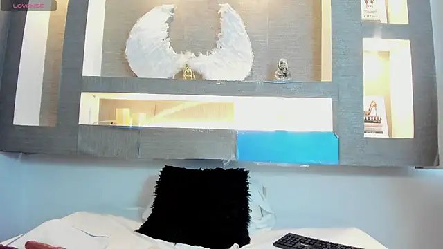 Snapshot of Cinthya_mjs chatting on 02/13/25, 03:24 Cinthya mjs online show from 02/13/25, 03:24