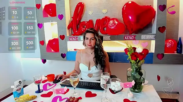 Snapshot of Cinthya_mjs chatting on 02/14/25, 01:18 Cinthya mjs online show from 02/14/25, 01:18