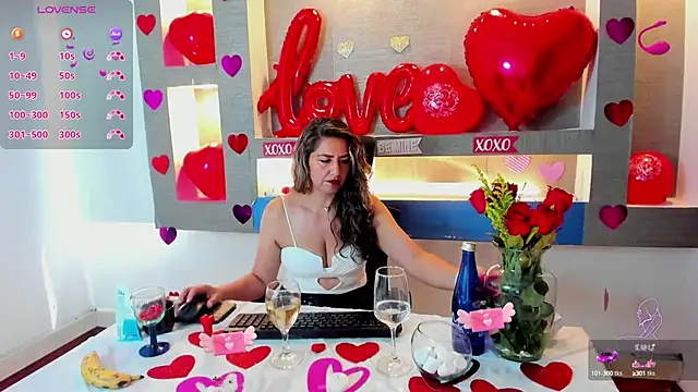 Snapshot of Cinthya_mjs chatting on 02/14/25, 04:20 Cinthya mjs online show from 02/14/25, 04:20