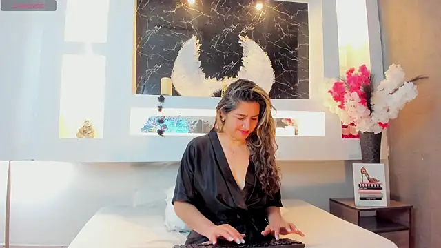 Snapshot of Cinthya_mjs chatting on 09/13/25, 11:54 Cinthya mjs online show from 09/13/25, 11:54