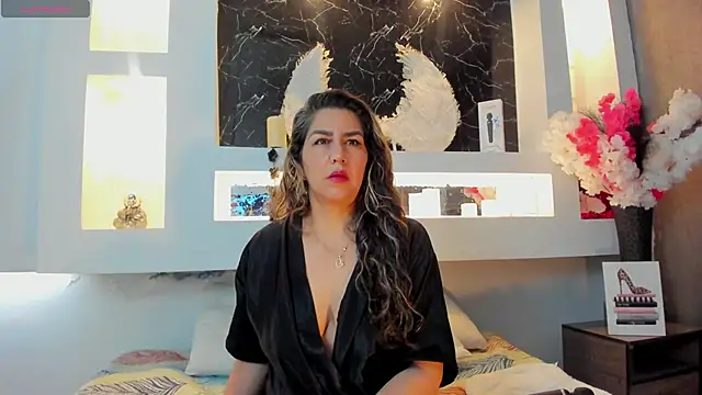 Snapshot of Cinthya_mjs chatting on 09/25/25, 12:20 Cinthya mjs online show from 09/25/25, 12:20