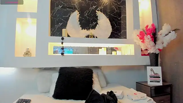 Snapshot of Cinthya_mjs chatting on 10/01/25, 12:00 Cinthya mjs online show from 10/01/25, 12:00