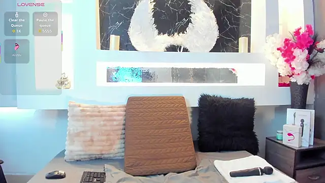 Snapshot of Cinthya_mjs chatting on 11/14/25, 01:10 Cinthya mjs online show from 11/14/25, 01:10