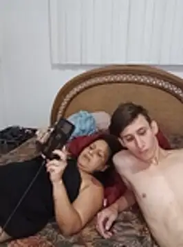 Milfvalesk online show from 10/18/25, 03:42