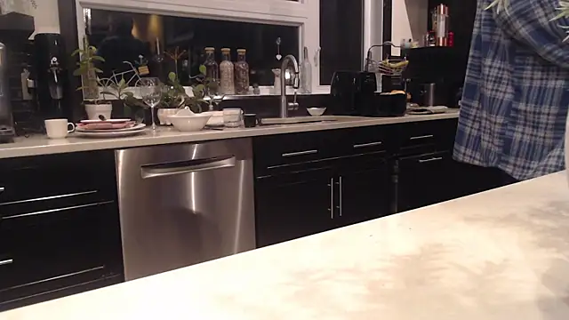 Snapshot of Toy-Daddy chatting on 10/20/25, 10:32 Toy-Daddy online show from 10/20/25, 10:32