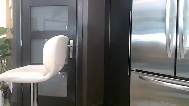 Snapshot of Toy-Daddy chatting on 10/21/25, 03:57 Toy-Daddy online show from 10/21/25, 03:57