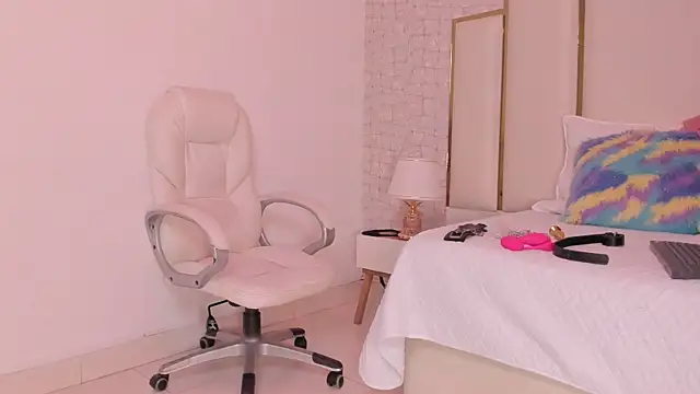 Victoriaa millers online show from 01/20/25, 03:04