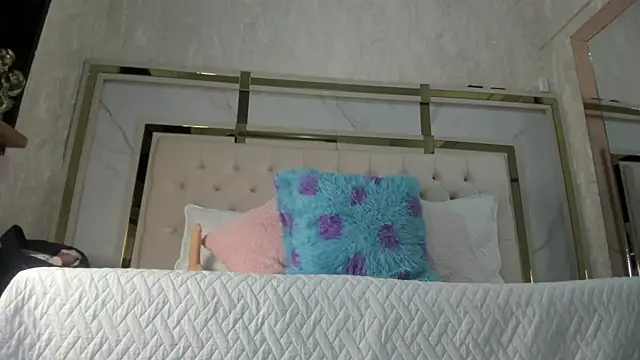 Snapshot of Victoriaa_millers chatting on 10/15/25, 07:14 Victoriaa millers online show from 10/15/25, 07:14