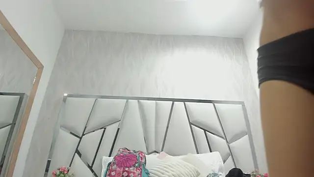 Snapshot of Victoriaa_millers chatting on 10/25/25, 07:08 Victoriaa millers online show from 10/25/25, 07:08