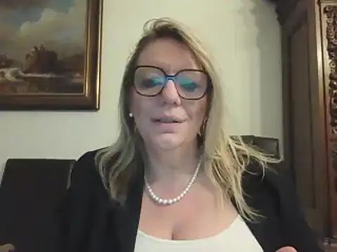 Snapshot of Silkesquirt chatting on 12/10/24, 10:17 Silkesquirt online show from 12/10/24, 10:17