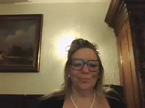 Snapshot of Silkesquirt chatting on 12/11/24, 07:20 Silkesquirt online show from 12/11/24, 07:20
