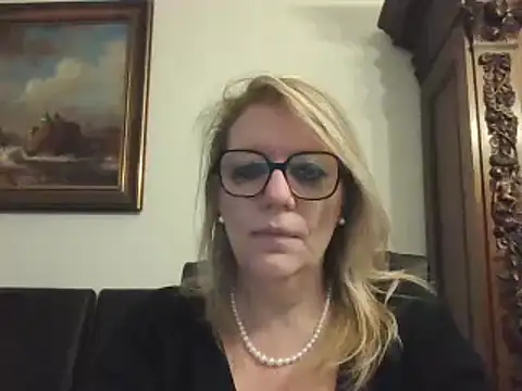 Snapshot of Silkesquirt chatting on 12/12/24, 02:22 Silkesquirt online show from 12/12/24, 02:22