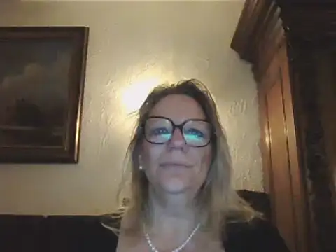 Snapshot of Silkesquirt chatting on 12/13/24, 07:15 Silkesquirt online show from 12/13/24, 07:15