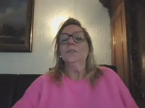 Snapshot of Silkesquirt chatting on 12/13/24, 02:38 Silkesquirt online show from 12/13/24, 02:38