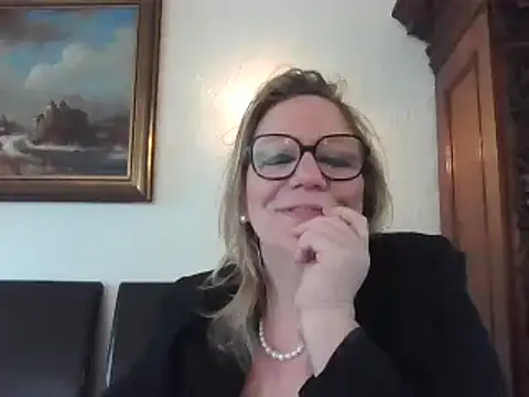 Snapshot of Silkesquirt chatting on 12/20/24, 11:21 Silkesquirt online show from 12/20/24, 11:21