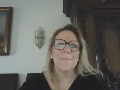 Snapshot of Silkesquirt chatting on 01/06/25, 09:52 Silkesquirt online show from 01/06/25, 09:52