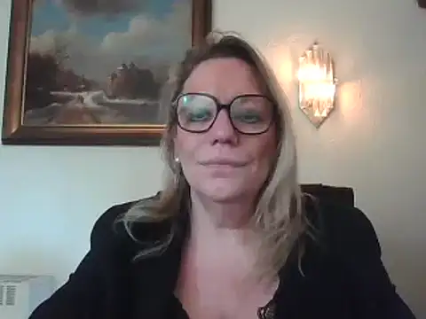 Snapshot of Silkesquirt chatting on 01/13/25, 10:47 Silkesquirt online show from 01/13/25, 10:47