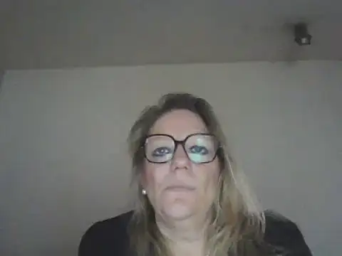 Snapshot of Silkesquirt chatting on 01/18/25, 09:13 Silkesquirt online show from 01/18/25, 09:13