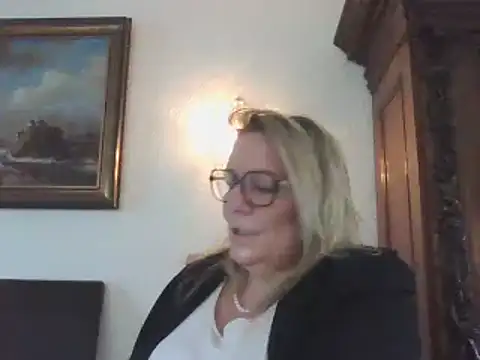 Snapshot of Silkesquirt chatting on 01/21/25, 10:19 Silkesquirt online show from 01/21/25, 10:19