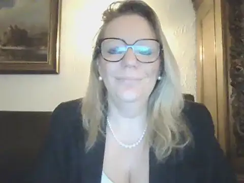 Snapshot of Silkesquirt chatting on 01/24/25, 07:51 Silkesquirt online show from 01/24/25, 07:51