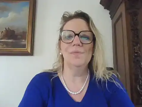 Snapshot of Silkesquirt chatting on 02/21/25, 12:17 Silkesquirt online show from 02/21/25, 12:17