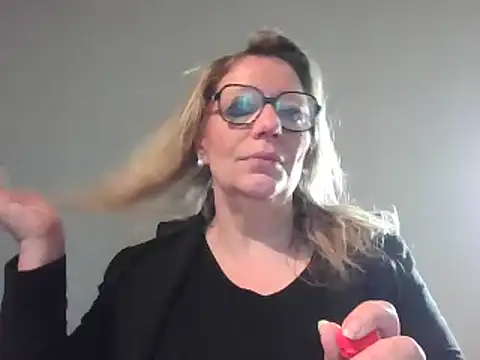 Snapshot of Silkesquirt chatting on 03/06/25, 07:47 Silkesquirt online show from 03/06/25, 07:47