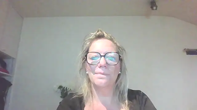 Snapshot of Silkesquirt chatting on 09/09/25, 06:35 Silkesquirt online show from 09/09/25, 06:35